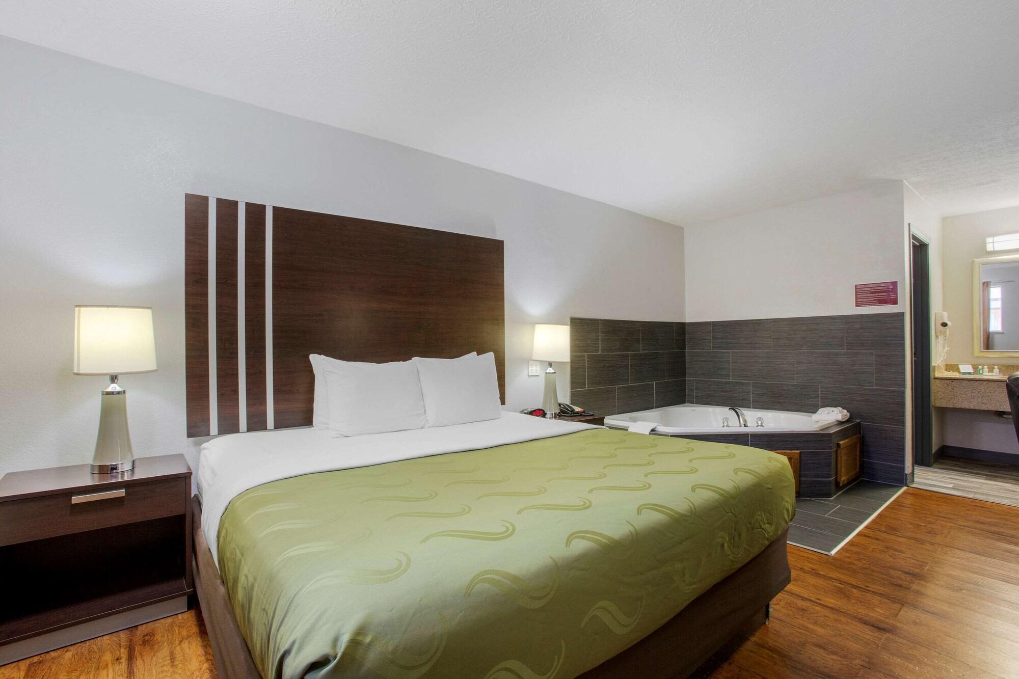 Quality Inn Columbus-East Екстер'єр фото