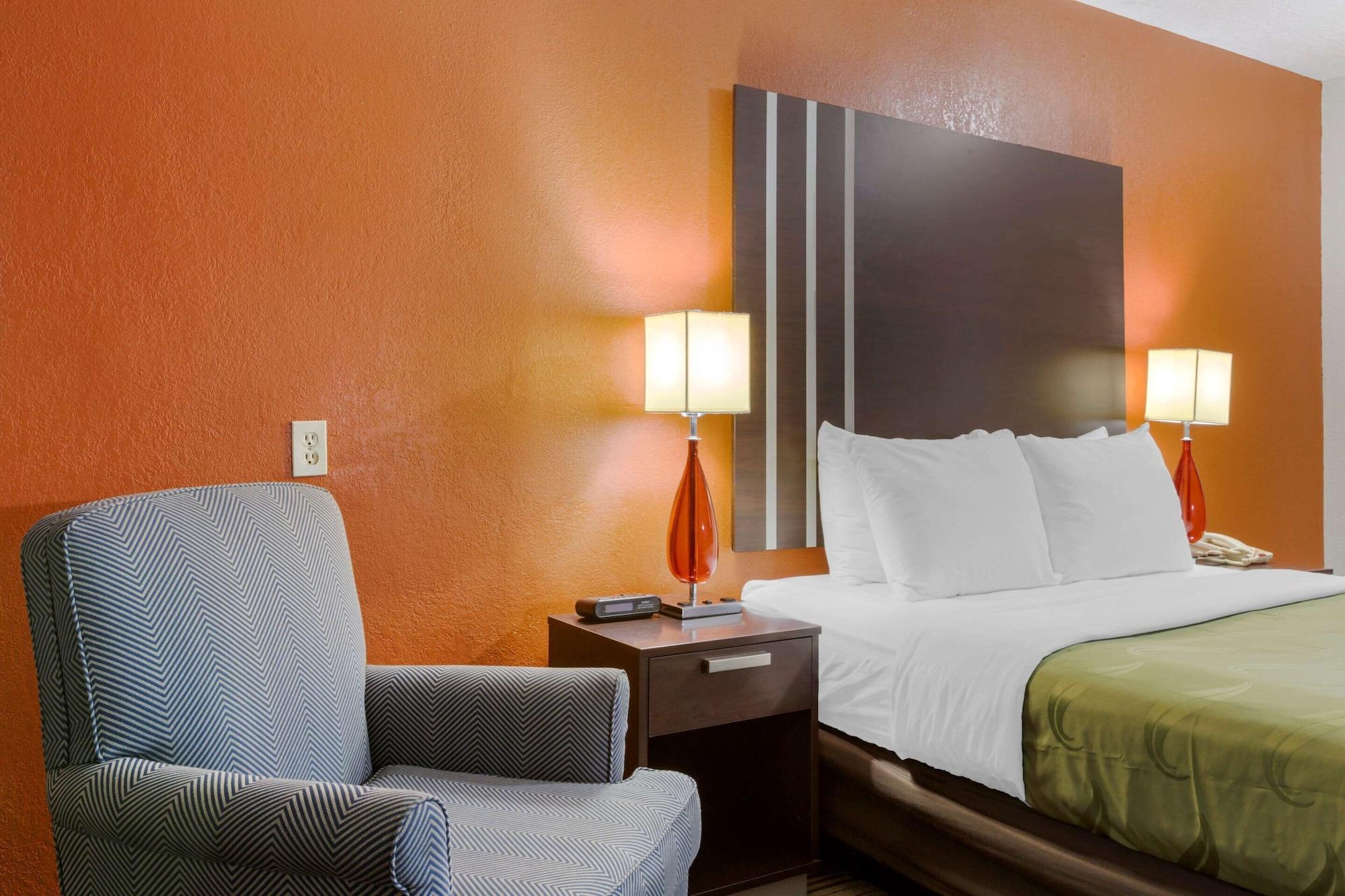 Quality Inn Columbus-East Екстер'єр фото