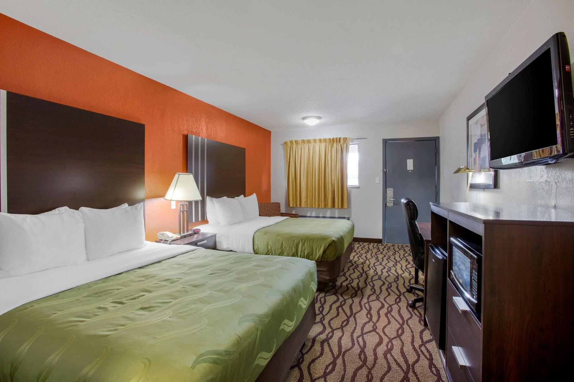 Quality Inn Columbus-East Екстер'єр фото