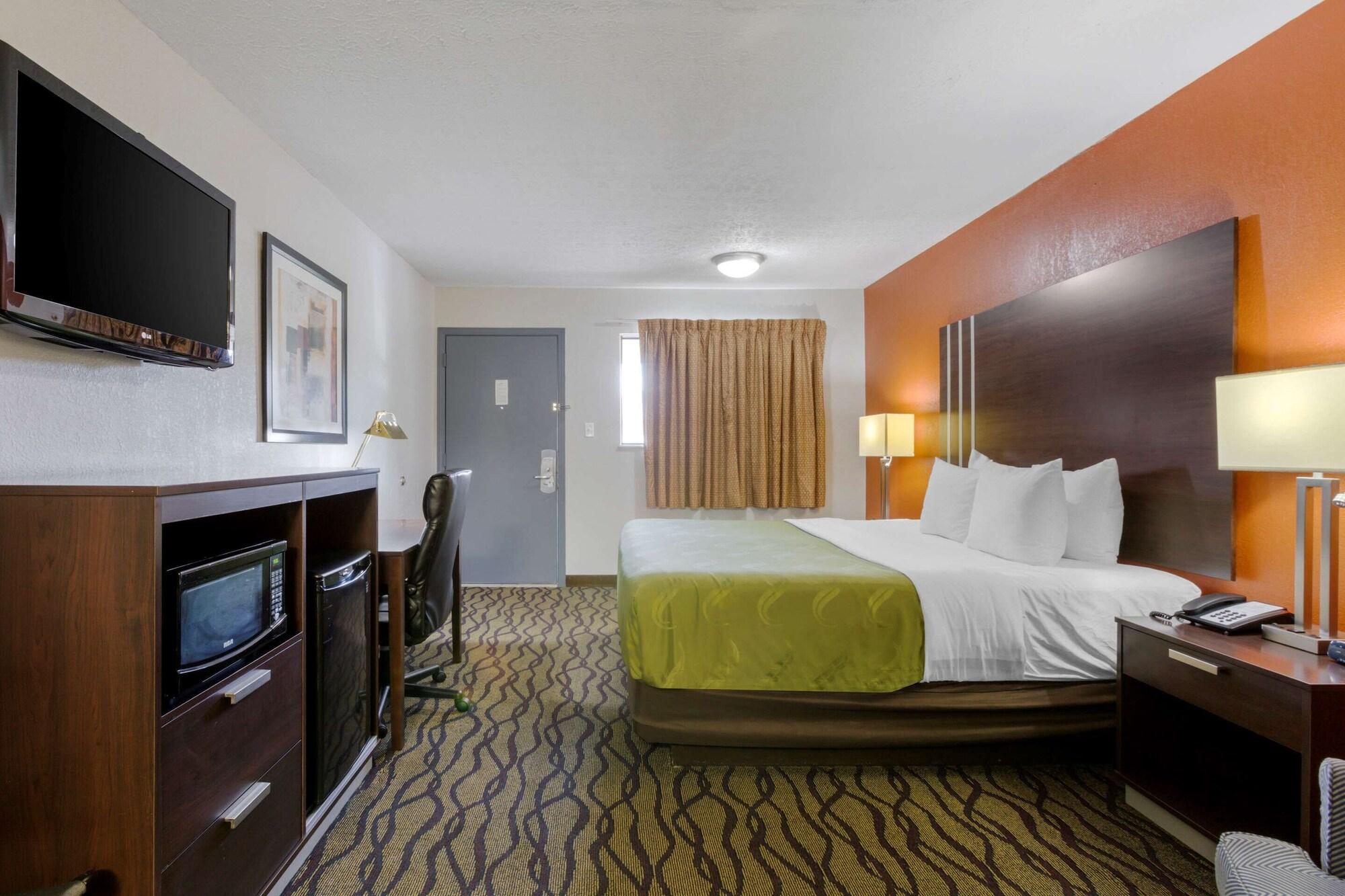 Quality Inn Columbus-East Екстер'єр фото