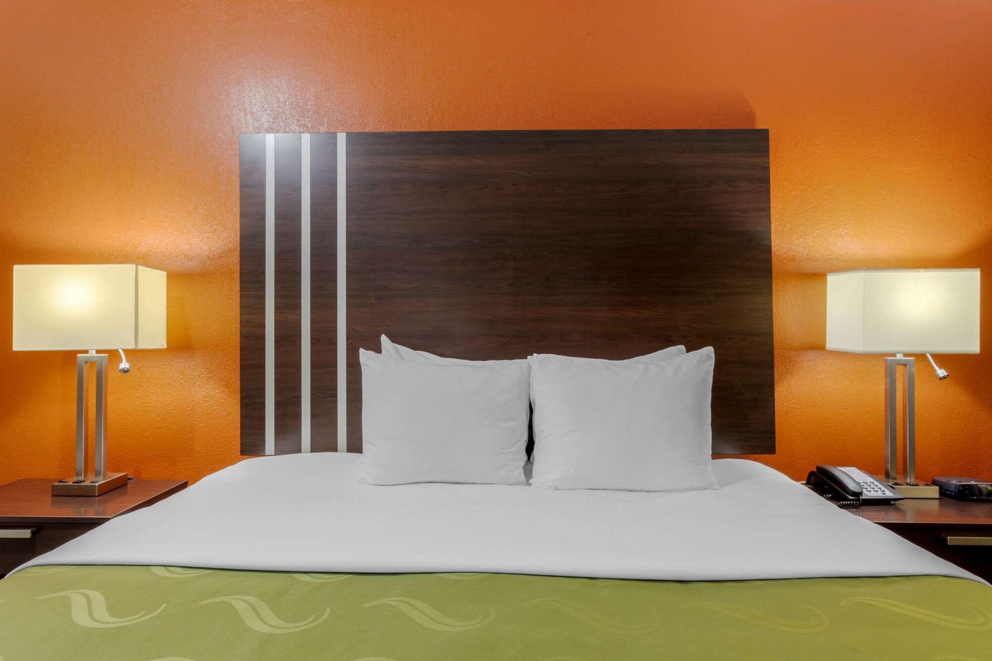 Quality Inn Columbus-East Екстер'єр фото