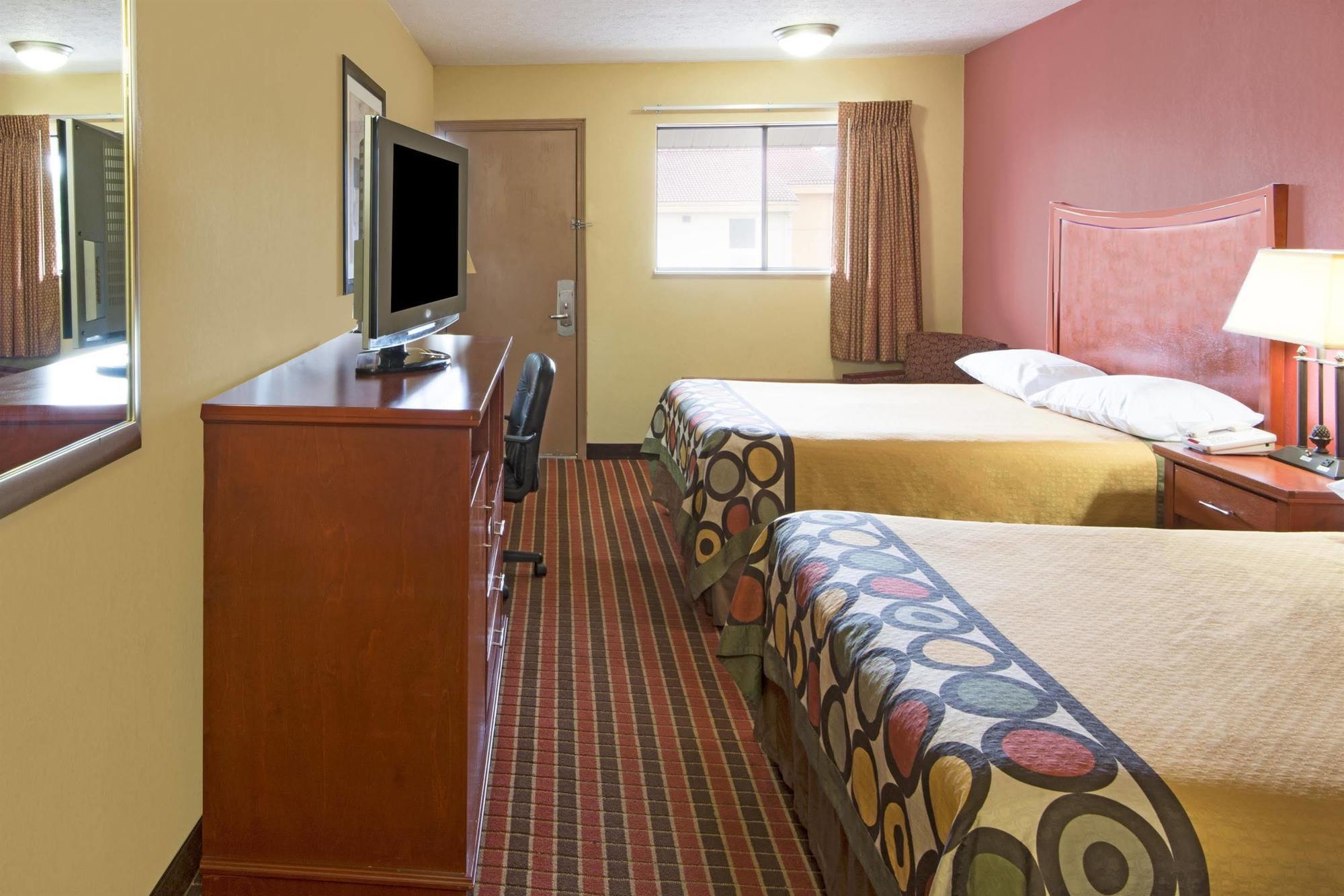 Quality Inn Columbus-East Екстер'єр фото